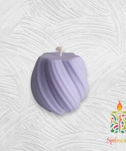 Vela con forma de espiral color lila