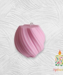 Vela con forma de espiral color rosa